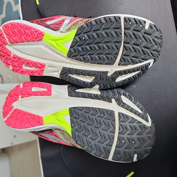 New Balance shoes - Picture 8 of 9